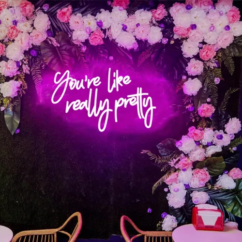 Vista 6 de Letrero de luz LED de neón rosa con texto en inglés "You're Like Really Pretty para decoración de pared de niñas, letrero de dormitorio, cumpleaños