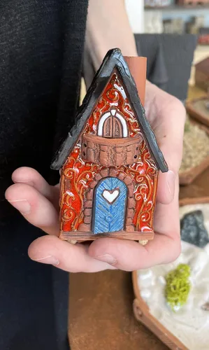 Vista 2 de Aldeas de cerámica y casas colección - coleccionable casa roja miniatura - cono incienso titular R502