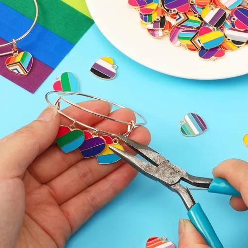 Vista 6 de SANNIX 90 Piezas Dijes de Corazón del Orgullo Corazón Arcoíris Dijes de Aleación Esmaltados a Rayas Colgante para Hacer Joyas Dijes Pendientes 10