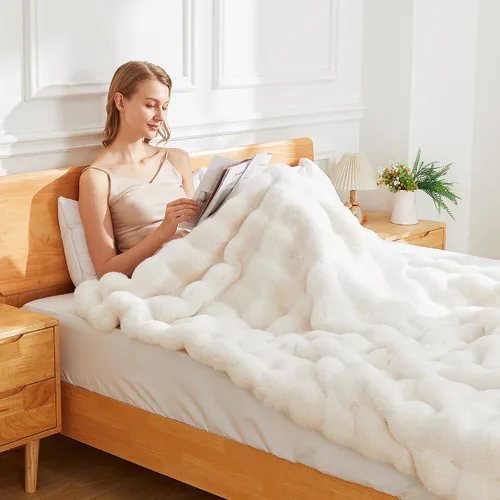 Vista 5 de Latepis Manta de piel sintética de lujo, manta esponjosa para sofá, manta suave y gruesa para cama y sofá, manta de felpa suave y cálida para todas