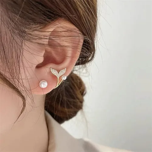 Vista 3 de Aretes de perlas para mujeres y niñas, aretes de perlas de hoja de arce con diamantes de imitación