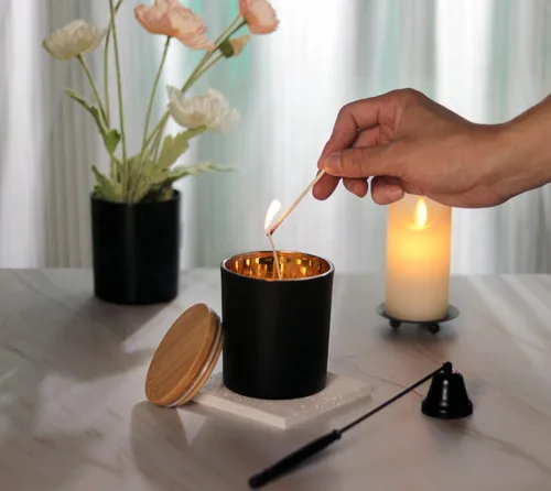 Vista 5 de Aroparc Tarros de vela con tapas de 10 onzas, elegantes frascos dorados para velas interiores para hacer velas, 12 piezas con tapas de bambú, negro
