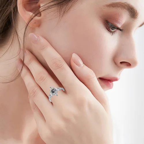 Vista 2 de YAFEINI Anillo de nudo de bruja de plata de ley 925, anillo de nudo de trinidad celta, joyería de nudo de bruja para mujer