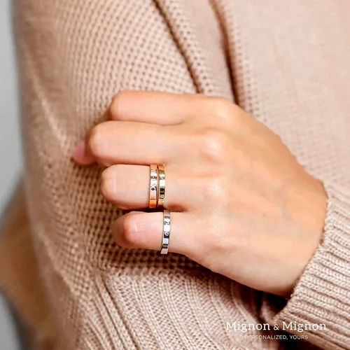 Vista 6 de MignonandMignon Anillos grabados personalizados para mujer, anillos a juego de amistad, apilamiento de coordenadas, conmemorativo para mejor amiga