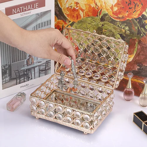 Vista 3 de Hipiwe Joyero de cristal grande dorado con tapa, organizador de joyas con espejo, caja de recuerdos, aretes, anillos, caja de joyería decorativa