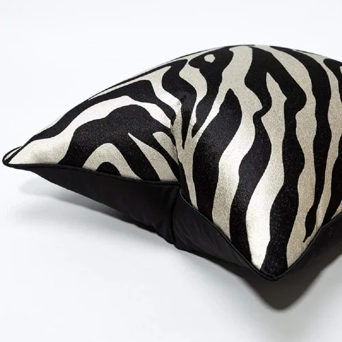 Vista 3 de Juego de 2 fundas de almohada decorativas con estampado de animales, estampado de cebra y guepardo, fundas de cojín en blanco y negro para sala
