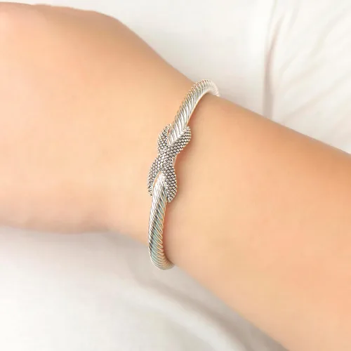Vista 4 de UNY JEWEL Pulsera de cable trenzado Fusion para mujer, dos tonos, con puntos dorados, caviar, imitación de perlas, brazalete inspirado