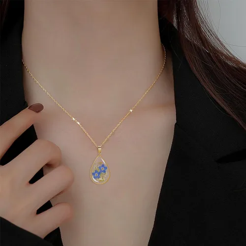 Vista 11 de Collar de flores silvestres prensadas con encaje de Forget-Me-Not y Queen Anne Collar de flores prensadas de oro Collares hechos a mano