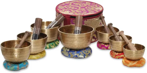 Vista 10 de Juego de 7 cuencos tibetanos, cuencos cantores hechos a mano para meditación y curación holística, accesorios de yoga, cuencos negros de 3 a 5