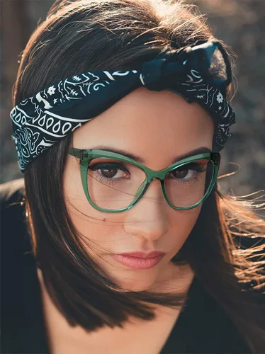 Vista 2 de FEISEDY Trendy Cateye TR90 bloqueo de luz azul bisagras de resorte gafas de computadora mujeres B2676