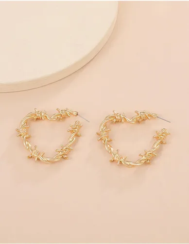 Vista 4 de Aretes góticos de alambre de púas con forma de corazón, aretes colgantes góticos negros, aretes punk, hip hop, joyería gótica para mujeres y hombres