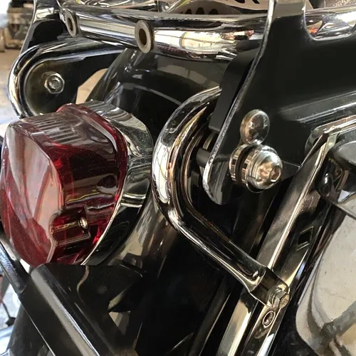 Vista 7 de ECOTRIC Caja de almacenamiento de equipaje desmontable de dos ruedas para motocicleta, con kit de herramientas de acoplamiento compatible con Harley