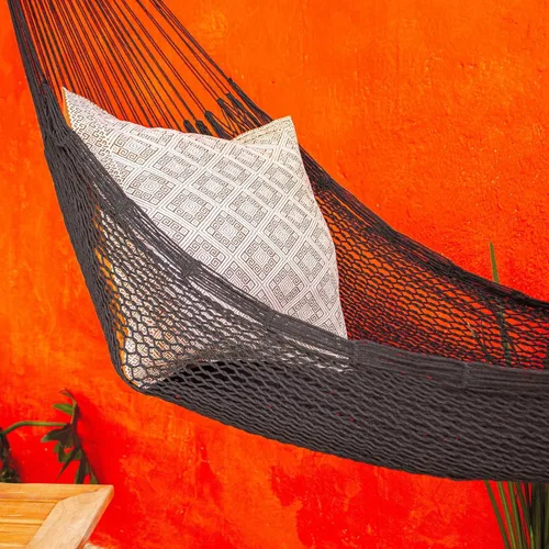 Vista 2 de NOVICA Hamaca artesanal de cuerda de algodón tejida a mano, color negro, doble México, sólido, 'Uxmal Black' (doble)