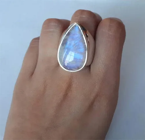 Vista 5 de 1.NO Simulación de moda S925 plata de ley vintage luz de luna anillo de piedras preciosas personalidad punk estilo exagerado anillo femenino mamá