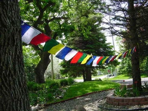 Vista 2 de Banderas tibetanas extra grandes de oración ~ juego de 3 rollos ~ bandera Tara x 15