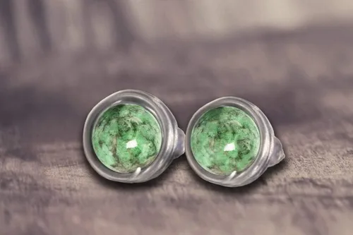 Vista 4 de Aretes de esmeralda colombiana de 0.236 in en acero, cobre, bronce, hierro negro, titanio, plata esterlina, oro de 14 quilates, oro rosa o alambre