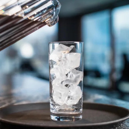 Vista 4 de Máquina modular comercial para hacer hielo en cubos por Manitowoc