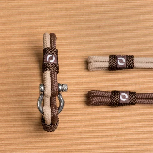 Vista 4 de Pulsera de cuerda para hombre, grillete plateado de acero inoxidable, extremadamente duradera y resistente a los arañazos, impermeable, hecha a