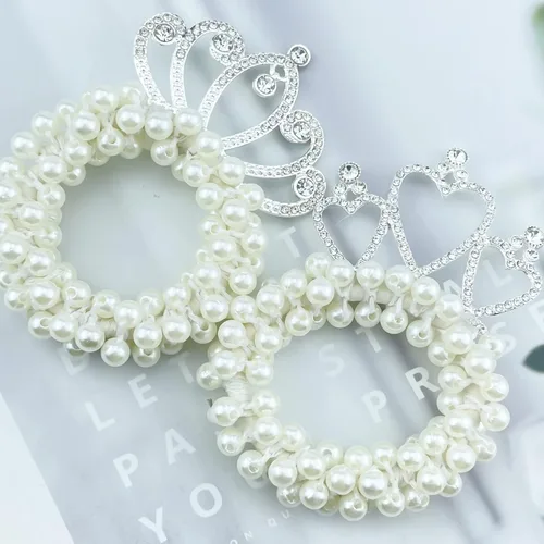 Vista 6 de 4 piezas de accesorios para el cabello con cuentas, cuentas de perlas blancas, coleteros elásticos para cola de caballo y lazos de cuerda de pelo