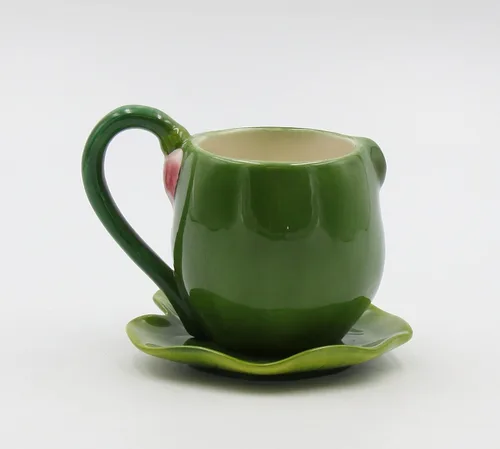 Vista 3 de Appletree Taza y platillo de rana de cerámica de 3-7/8 pulgadas