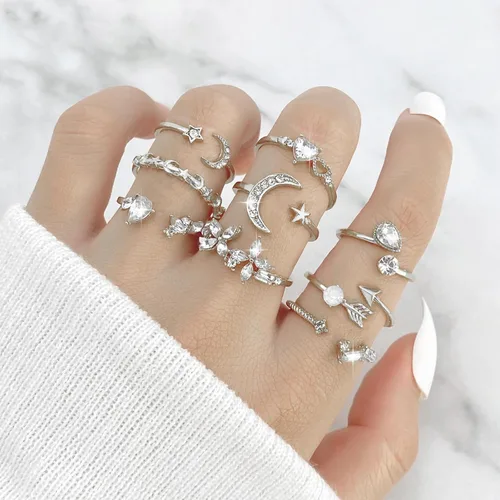 Vista 2 de Anillos Apilables de Oro para Mujeres Rellenos de Medias Navideñas para Adolescentes Conjunto de Anillos de Hoja de Perla Circonita Cúbica Corazón A