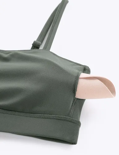 Vista 5 de CRZ YOGA Butterluxe - Brasier deportivo ajustable con tirantes delgados para mujer, con relleno, sin varillas, cuello cuadrado, para entrenamiento