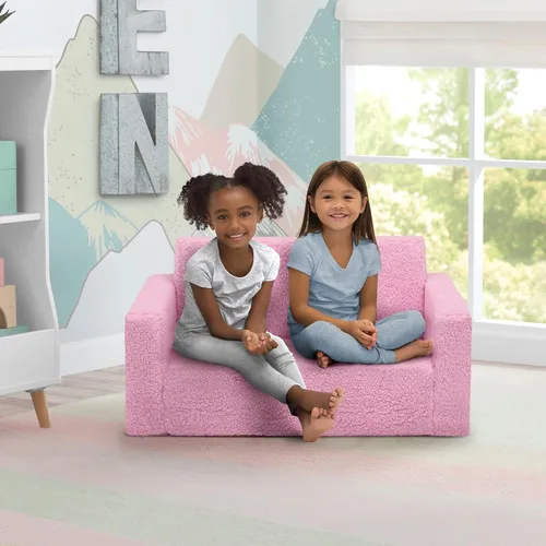 Vista 2 de Delta Children Cozee - Sofá convertible 2 en 1 de sherpa abatible para niños, color rosa