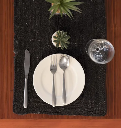 Vista 2 de Madhu International Camino de mesa de yute natural, alfombra rectangular tejida a mano de larga duración, hecha de material de yute para entradas