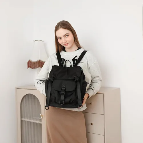 Vista 6 de MOMINSIDE Mochila para pañales con bolsillo grande para artículos húmedos, pequeña bolsa de pañales para niñas y niños, 2 bolsillos aislados, Negro