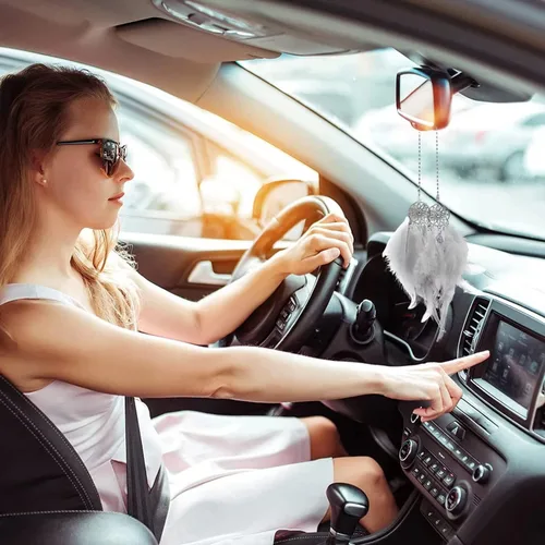 Vista 2 de Decoraciones de coche para mujer, atrapasueños para automóvil, atrapasueños de plumas, dije de cristal, accesorios decorativos para colgar, regalo