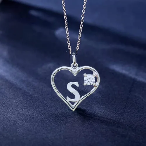 Vista 5 de Colgante de plata de ley corazón y letra S