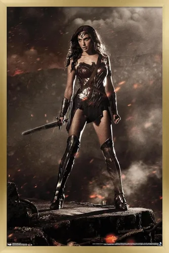 Vista 17 de Trends International DC Comics Movie Batman v Superman - Wonder Woman Wall Poster, 22.4L x 14.7W, Barnwood Framed Version Versión enmarcada Barnwood