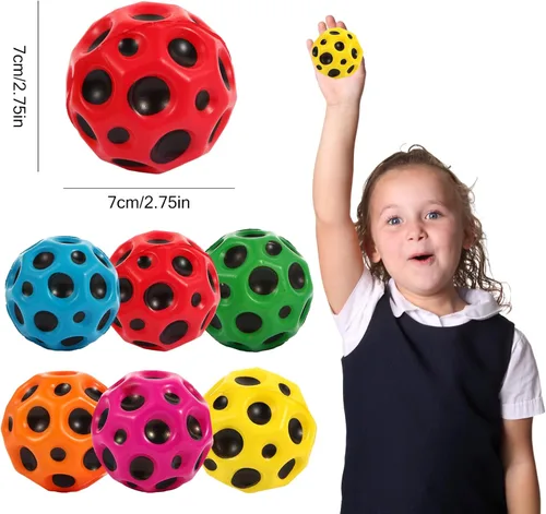 Vista 2 de Aruytps Paquete de 3 pequeñas pelotas de plástico súper rebotantes para jugar en interiores y exteriores, pelota inflable para niños