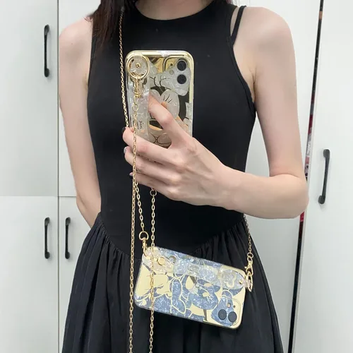 Vista 7 de Funda de dibujos animados para iPhone 7/8/SE de 4.7" con protector de pantalla HD, Mickey Mouse con correa de muñeca, soporte, cadena de metal