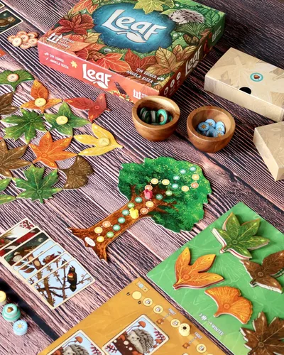 Vista 4 de Juego de mesa Leaf de Weird City Games, juego de mesa de estrategia