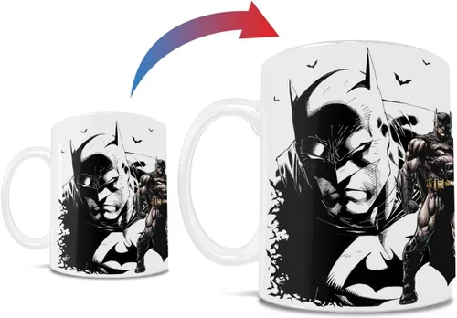 Vista 3 de Morphing Mugs DC Comics – Batman – Capa – Una taza sensible al calor de 16 onzas – Imagen completa revelada cuando se añade líquido caliente