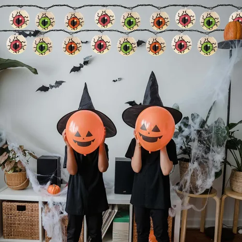 Vista 5 de Guirnalda de luces de Halloween, 8.5 pies, luces LED de ojo blanco enchufable, 10 linternas de Halloween, tira de luces conectables para decoración
