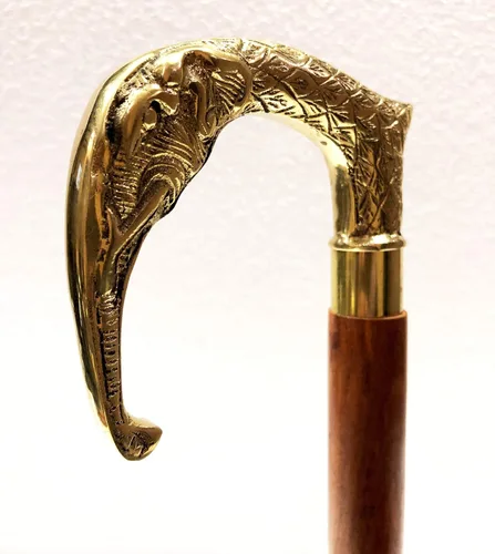 Vista 2 de Bastón de madera marrón hecho a mano con mango de elefante de latón brillante