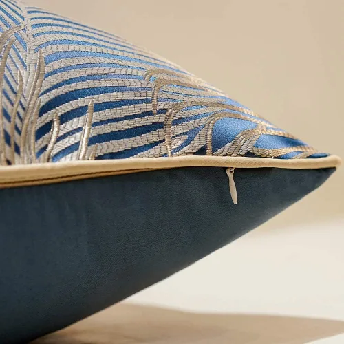 Vista 7 de Avigers - Fundas de cojín de 18 x 18 pulgadas, diseño de plumas de pavo real plateadas en azul claro, fundas de almohada de lujo, fundas de almohada