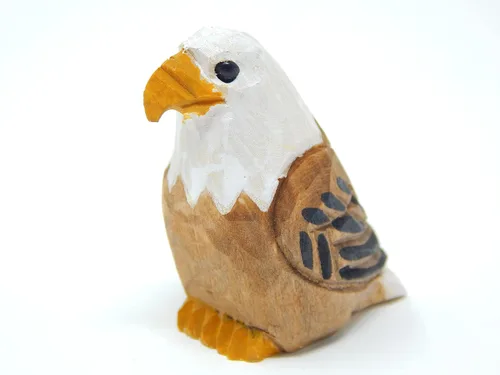 Vista 3 de Selsela Adorno de madera de águila calva, figura de pájaro colgante de madera tallada a mano, decoración patriótica, escultura de vida silvestre