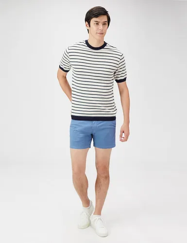 Vista 4 de Amazon Essentials Men's Slim-Fit 5" Comfort Stretch Chino Shorts