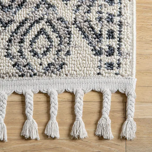Vista 7 de nuLOOM Chenoa - Alfombra tribal a rayas con borlas, 4 x 6, marfil