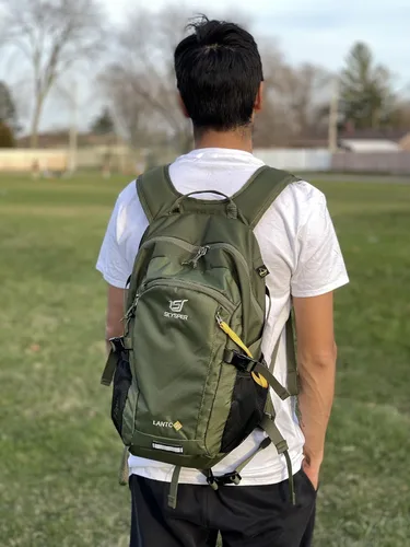 Vista 8 de SKYSPER Mochila pequeña de senderismo, 20L, mochilas de viaje ligeras para senderismo y día a día para mujeres y hombres