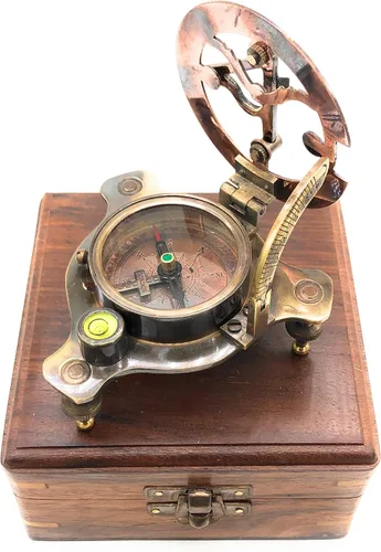 Vista 4 de Brújula de reloj de sol de latón con caja de madera - Brújula de navegación antigua - Decoración náutica