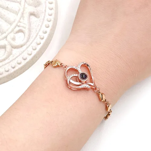 Vista 2 de Pulsera de cadena de corazón personalizada con texto en inglés "I Love You in 100 Language", regalos para mamá, esposa, novia