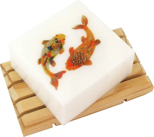 Vista 4 de Eclectic Lady Jabón de glicerina perfumado de sandía con diseño de pescado Koi