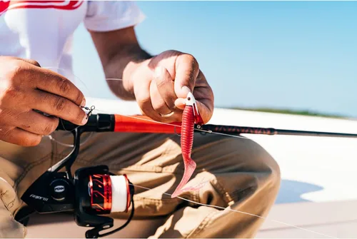 Vista 7 de Berkley Gulp! Cebo suave de pesca con larva para agua salada Blanco