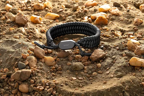 Vista 4 de MVMT Pulsera tejida para hombre