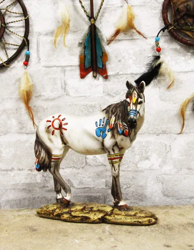 Vista 2 de Ebros Ebros Ecuestre Tribal Belleza Medicina Espíritu Caballo Hecho a Mano Estatua de 8 pulgadas de alto, símbolos indios nativos americanos, plumas