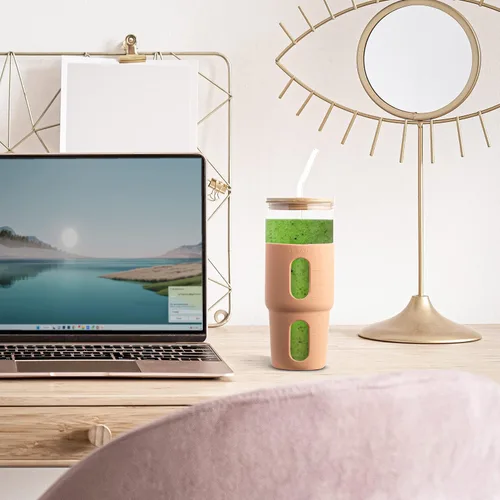 Vista 4 de Vaso de vidrio para beber de 32 onzas con tapa de bambú y popote – Funda de silicona – Se adapta a portavasos de automóvil – Vaso de batido Boba